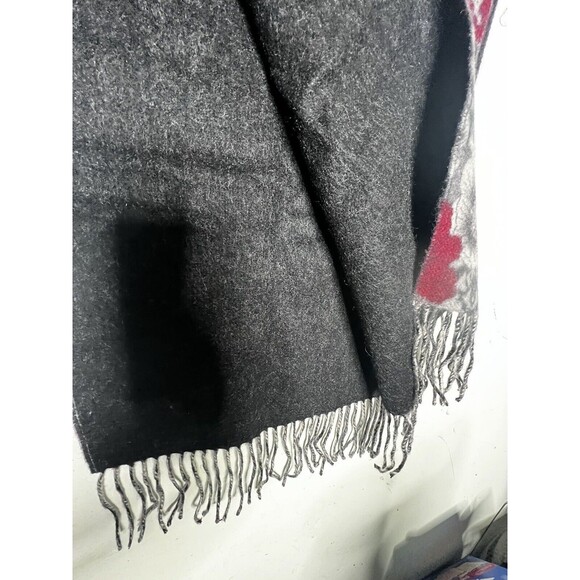 Enya Mantanani 100% Cashmere Scarf Gray Red Paisley Floral Fringe Soft/Warm - Picture 4 of 7